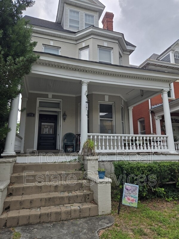 Building Photo - 910 Colonial Ave