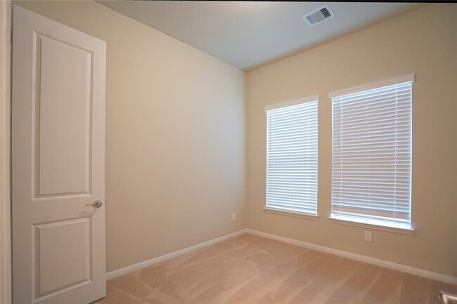 Building Photo - 29034 Canyon Oak Dr