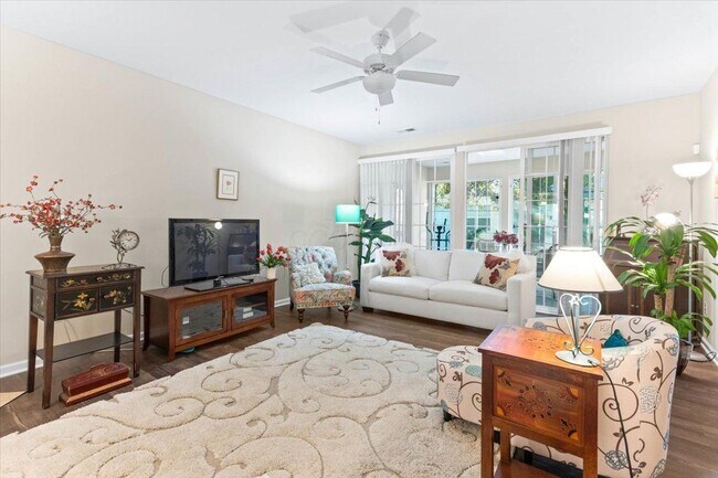 Building Photo - 224 Lake Cove Dr