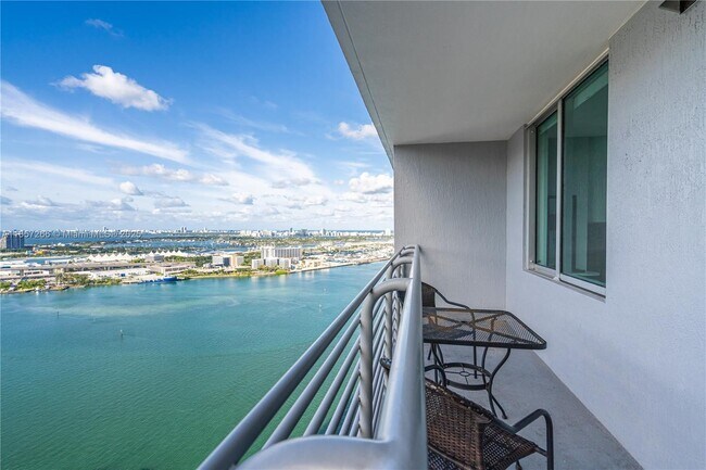 Primary Photo - 335 S Biscayne Blvd