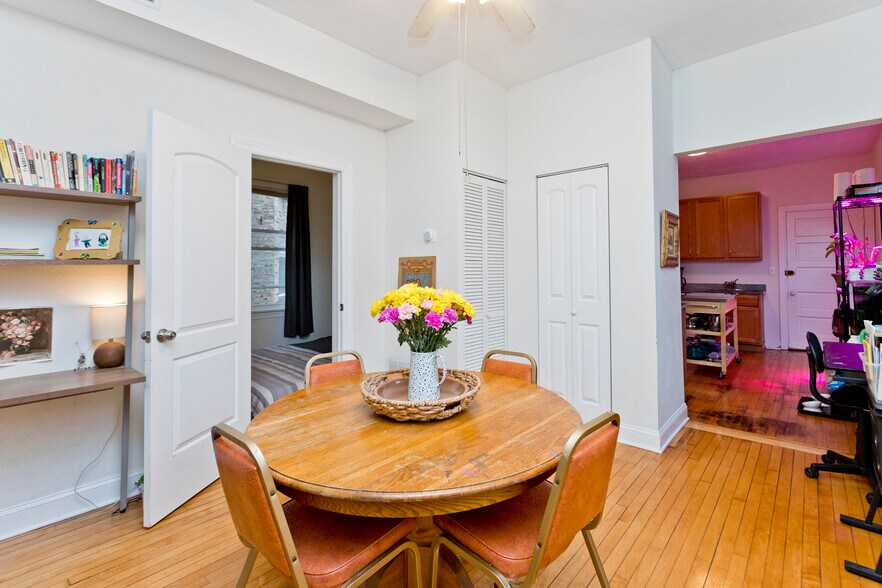 Building Photo - 3844 N Bernard St