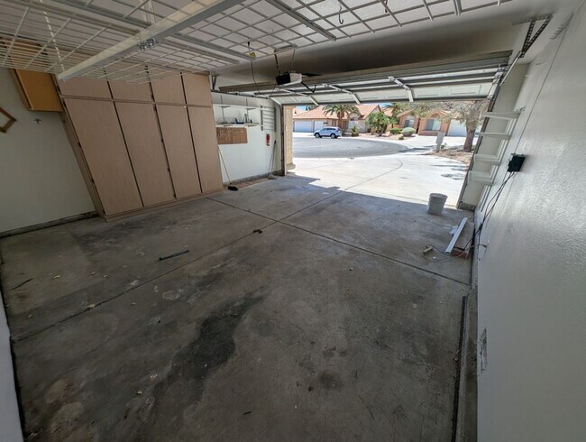 Building Photo - 8432 Airmont Ct