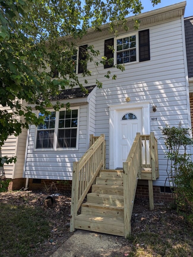Building Photo - 1615 Skiffes Creek Cir