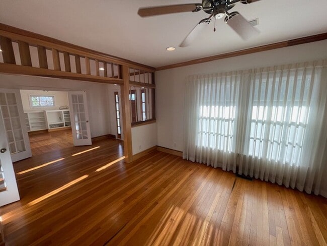 Building Photo - Mebane Farmhouse Available Now!