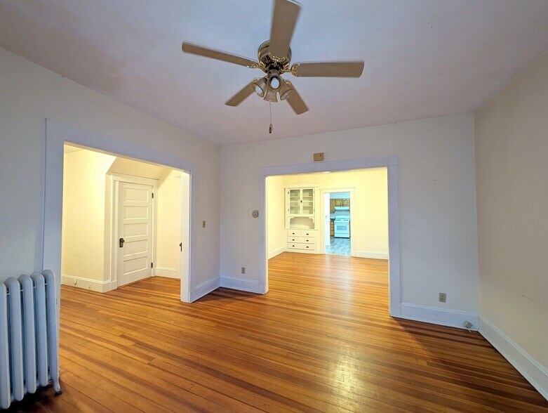 Building Photo - 5 Freeman St