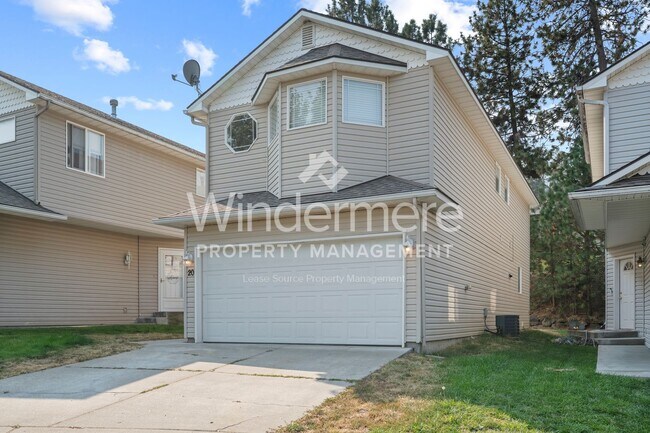 Building Photo - South Hill Charm