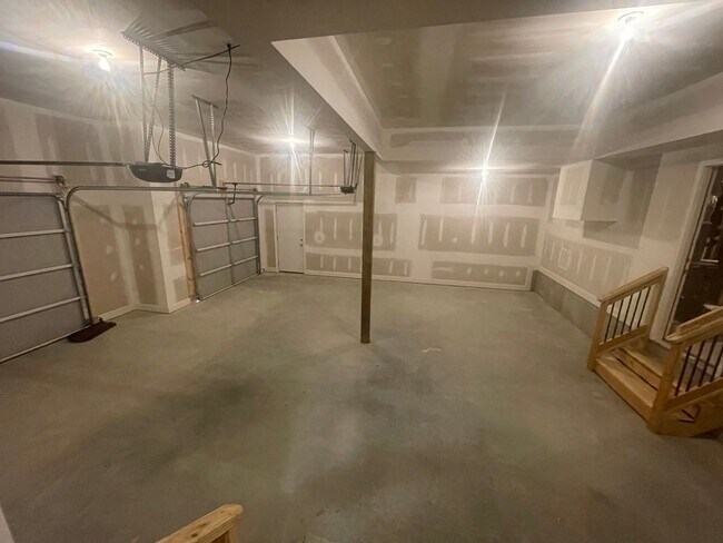 Building Photo - Ooltewah Rental 3 Bedrooms + Full Finished Basement