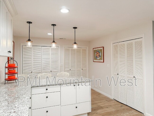 Building Photo - 171 E 3rd Ave