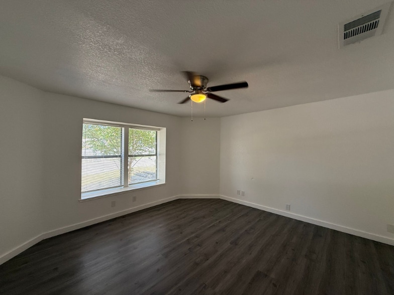 Building Photo - 7230 Grassy Trail