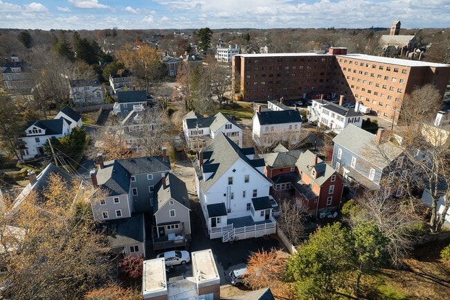 Building Photo - 105-107 Richards