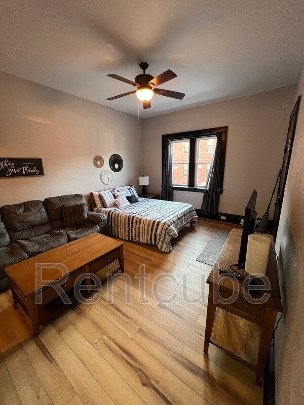 Primary Photo - 247 W 11th St