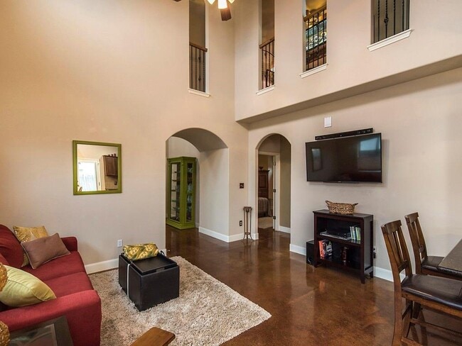 Building Photo - 1553 Twin Cove