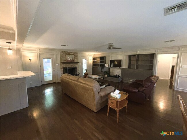 Building Photo - 3117 Kensington Ct