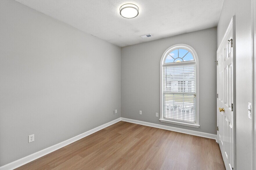 Building Photo - 112 Westhaven Dr