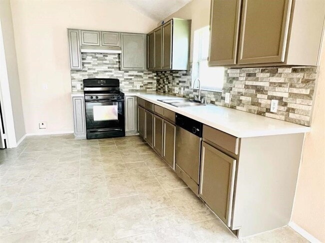 Building Photo - 15034 Sugar Sands Dr