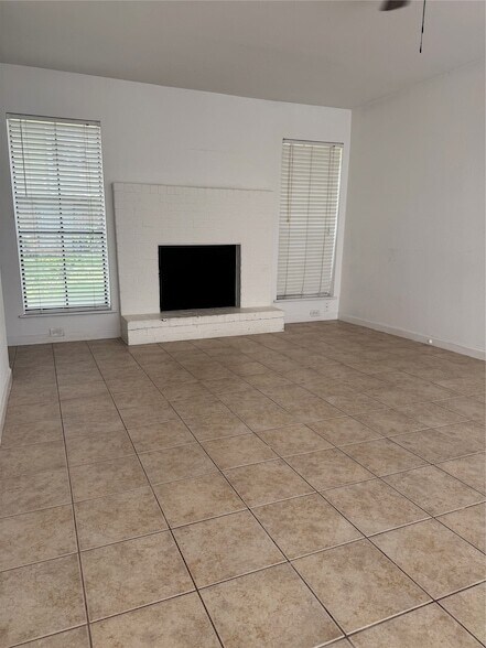 Building Photo - 6645 Wanda Ln