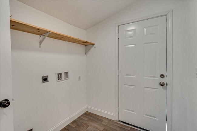 Building Photo - 6110 Walden Ave