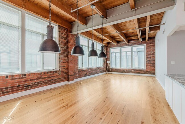 Building Photo - 430 N Park Ave