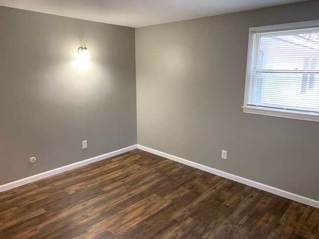 2nd bedroom - 39 Old Amherst Rd