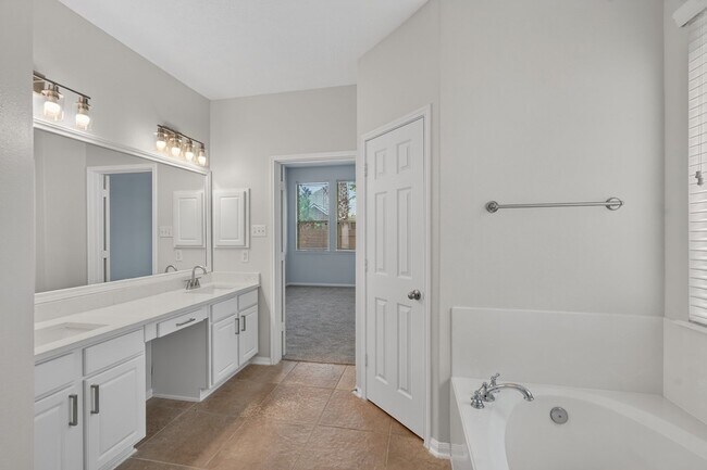 Building Photo - 22 Frontera Cir