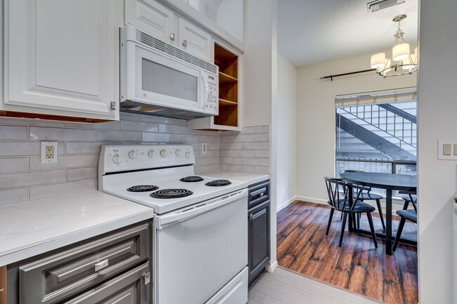 Building Photo - OVERLOOK WEST CAMPUS - LUXURIOUS - 1BD/1BA - RESERVED PARKING - W/D - WATER PAID