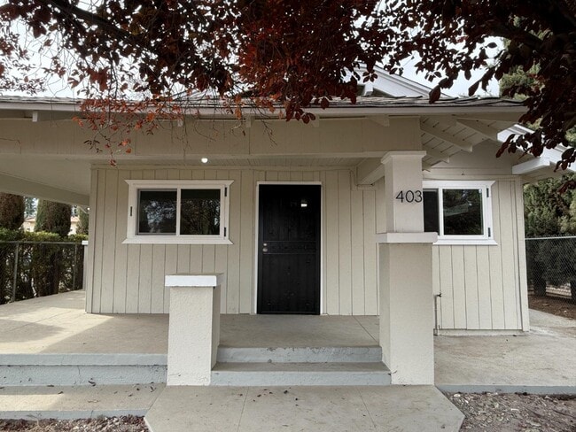 Building Photo - 403 N Echo Ave