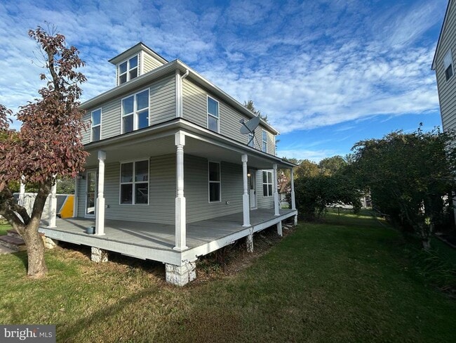 Building Photo - 2605 Maple Ave