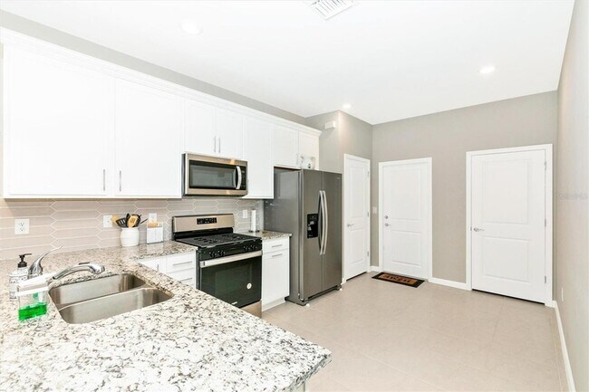 Building Photo - 25089 Pearl Lk Cir