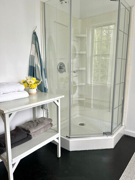 Building Photo - 67 Regatta Dr