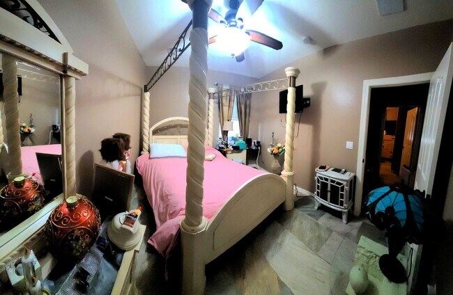 Building Photo - Westside One Story Home