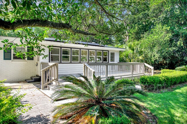Building Photo - 1154 Winborn Dr