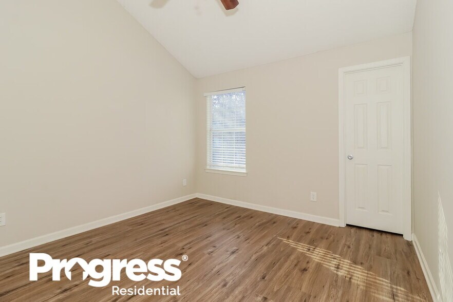 Building Photo - 383 Hidden Creek Ln