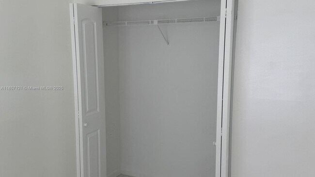 Building Photo - 2715 W 66th St