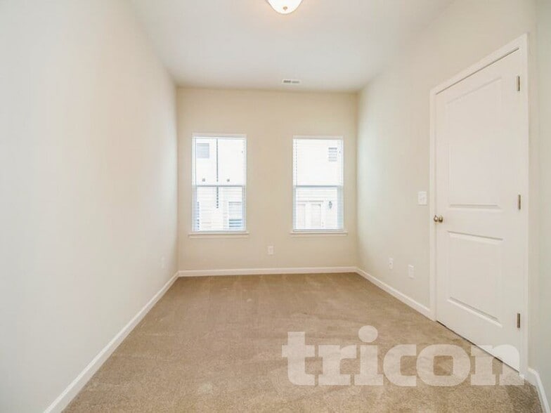 Building Photo - 211 Ashmere Ct