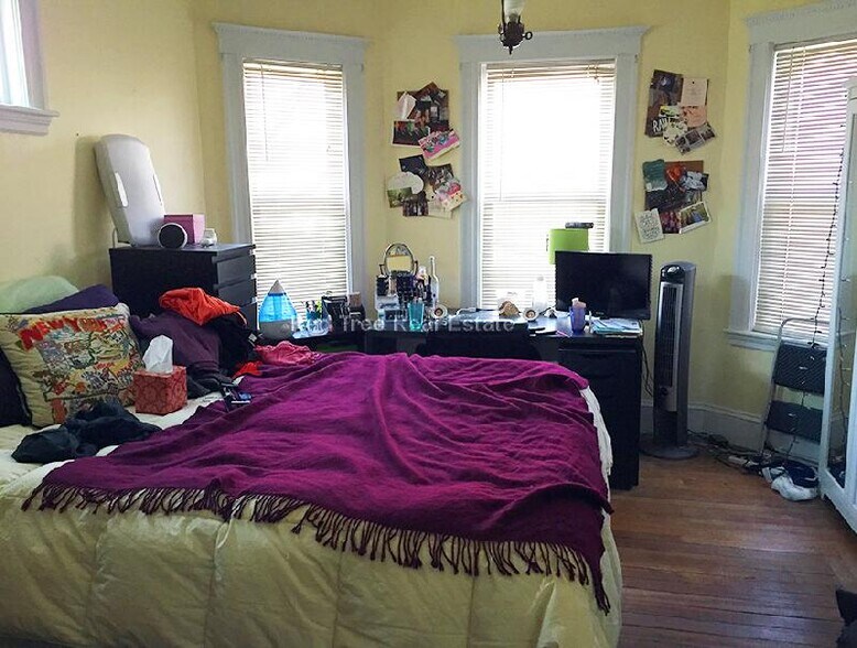 Primary Photo - 296 Highland Ave