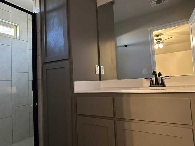 Building Photo - 5106 White Rose Dr