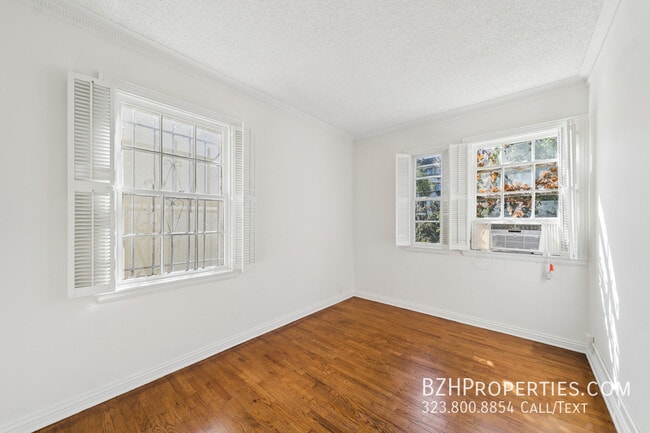 Building Photo - 1284 S Beverly Glen Blvd