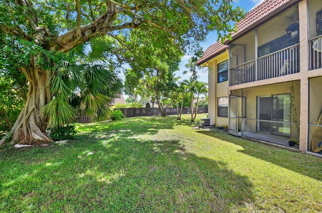 Building Photo - 21894 Lake Forest Cir