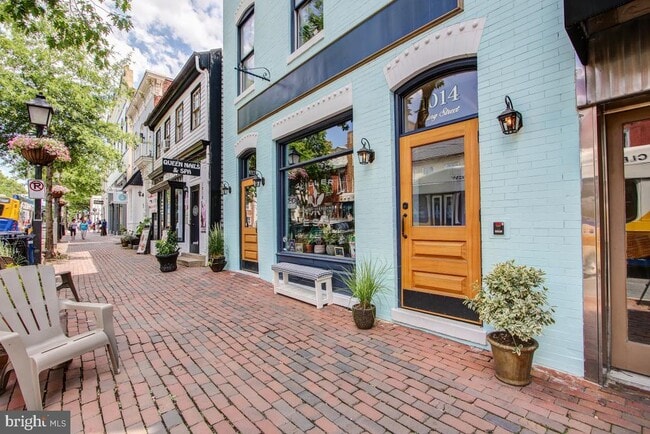 Building Photo - 1411 King St