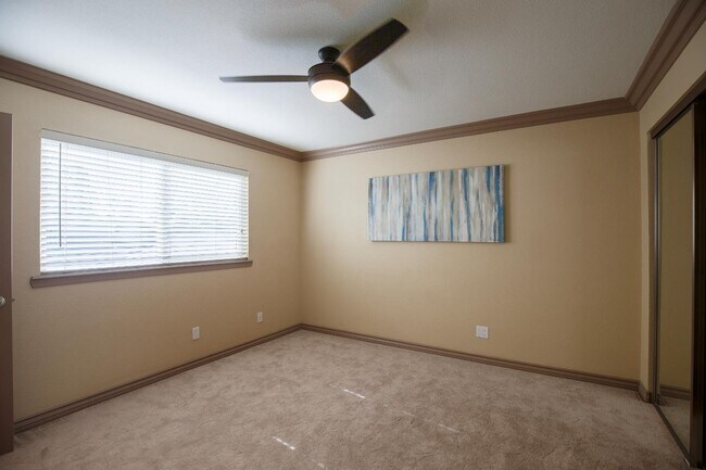 Building Photo - 7675 N First St