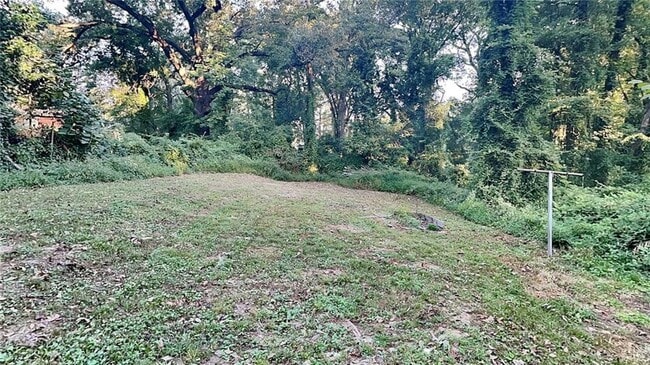 Building Photo - 2875 3rd Ave SW