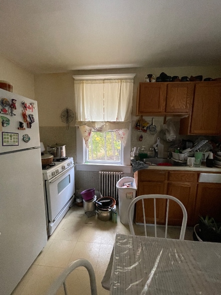 Building Photo - 275 S Main St