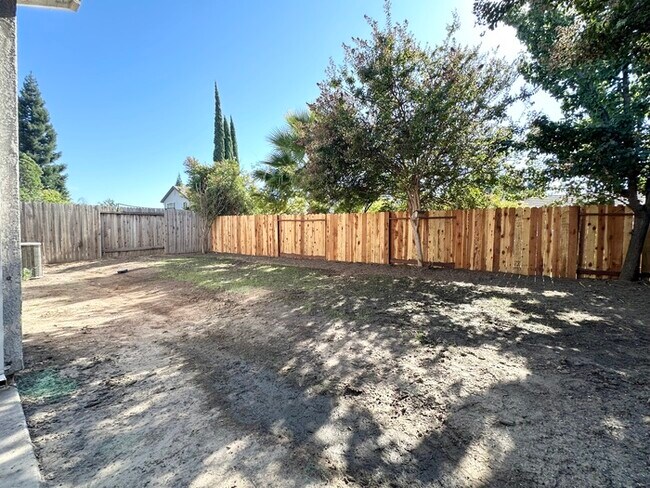 Building Photo - Rosevilles desirable Highland Reserve neighborhood