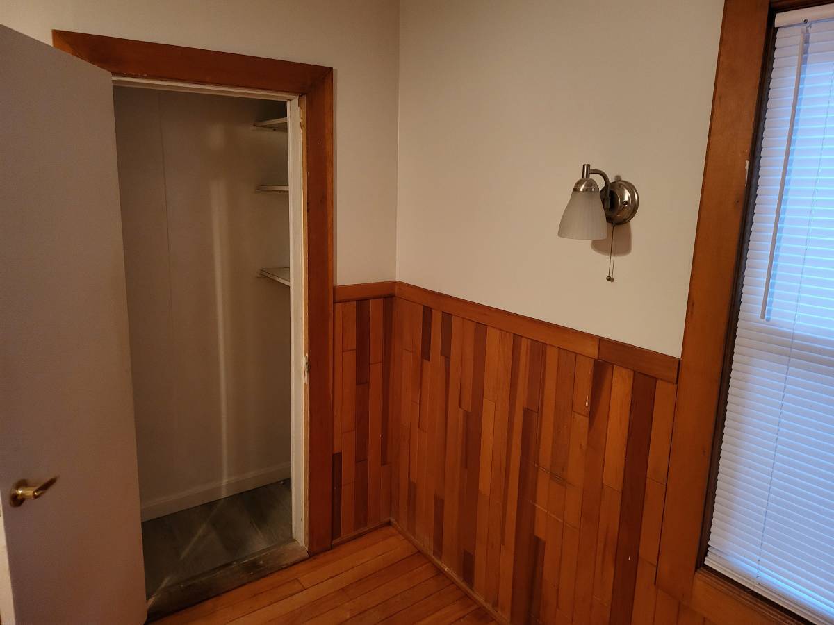 Building Photo - 517 Summer St