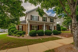 Building Photo - 210 Harmony Lake Dr