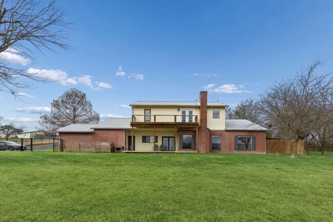 Building Photo - Stunning 4 bedroom 3.5 bath with office that sits on 1.5 acres in ALEDO ISD