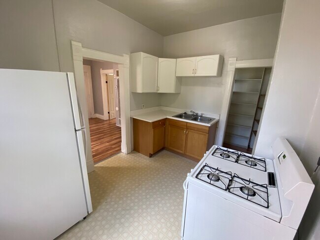 Building Photo - 8 E Fountain Blvd