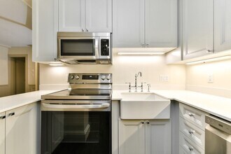 Building Photo - 9 Dana St