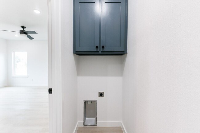 Building Photo - 1704 Elkhart Ave