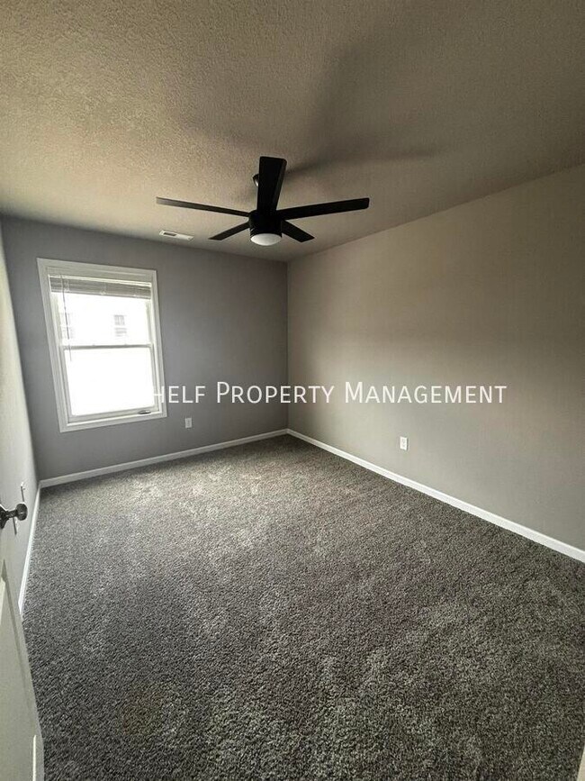 Building Photo - 2308 Hazeltine Pl